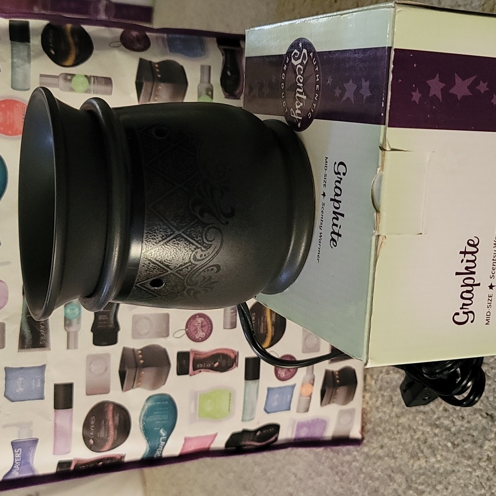 NIB Scentsy Graphite warmer